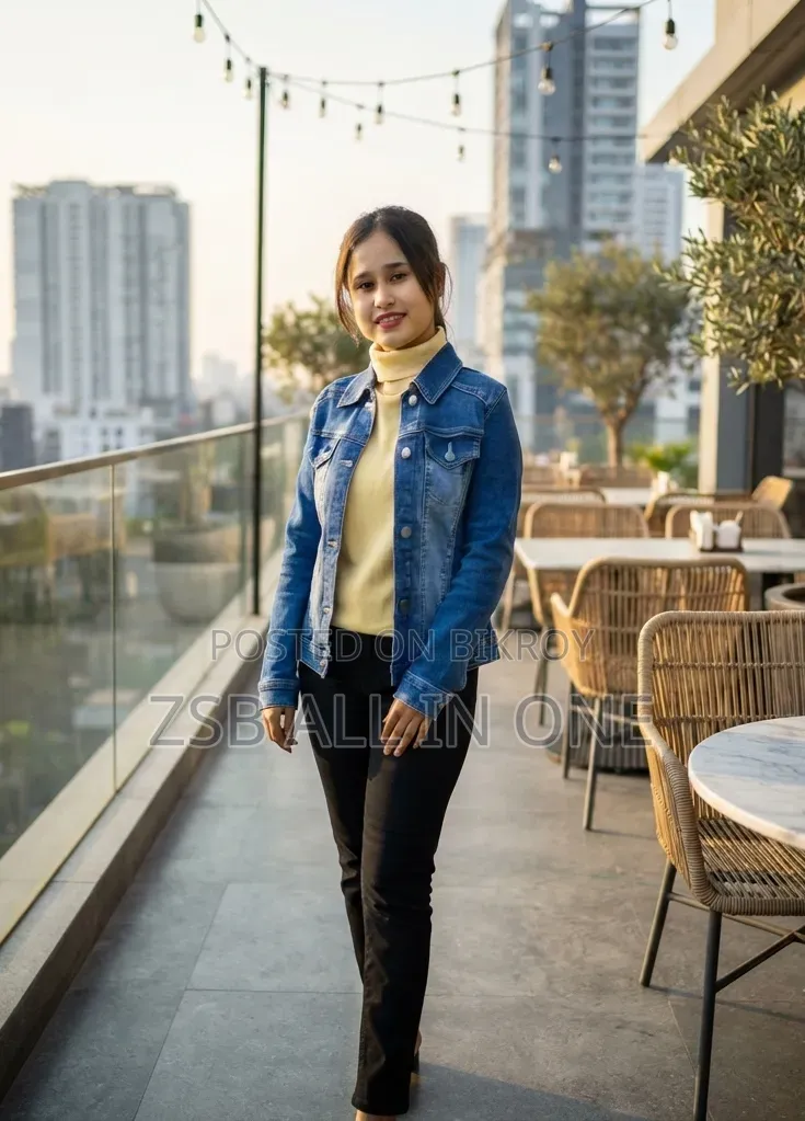 Fashionable Denim Jacket for Women