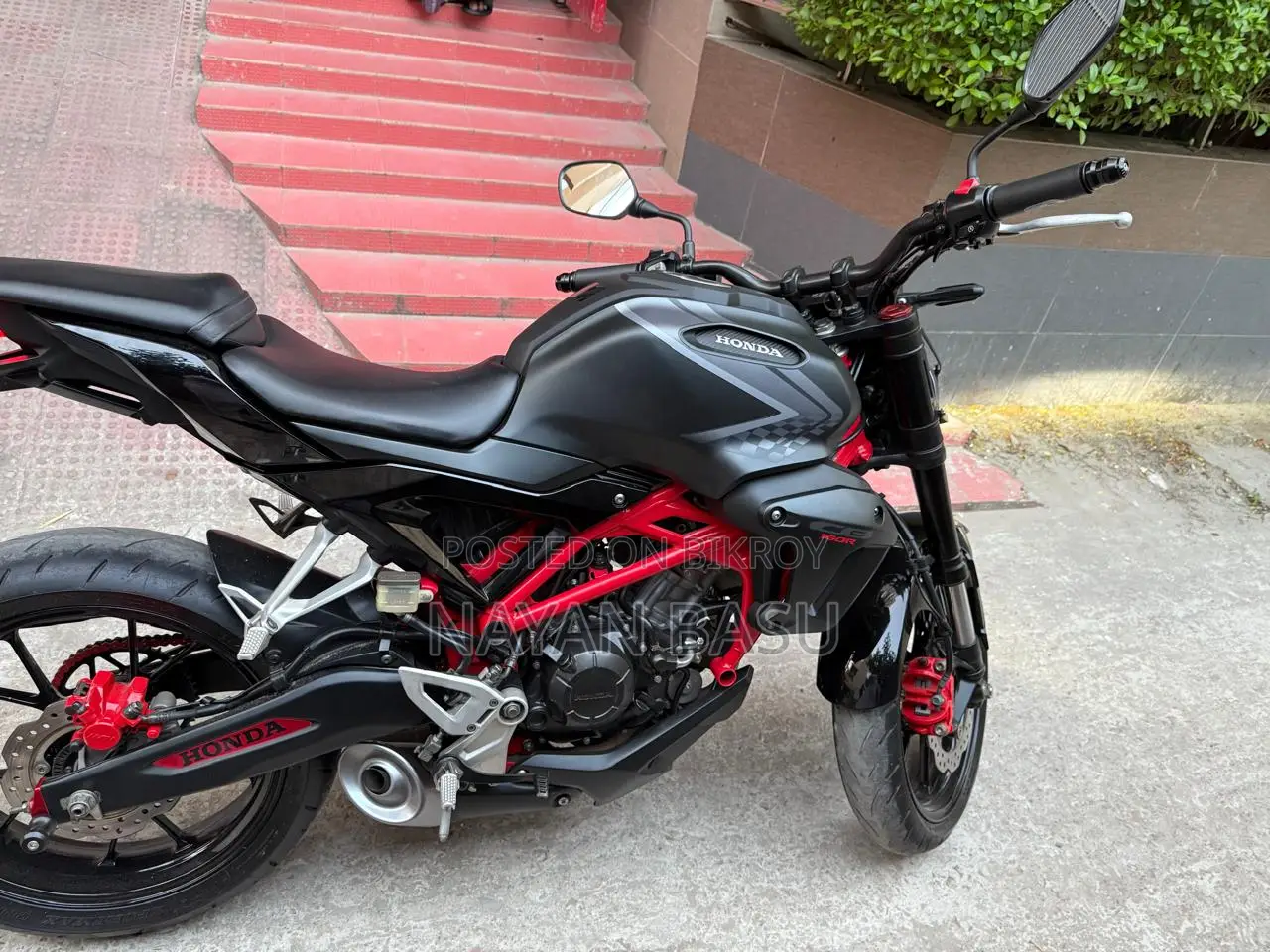 হোন্ডা সিবি ২০২২ ব্ল্যাক