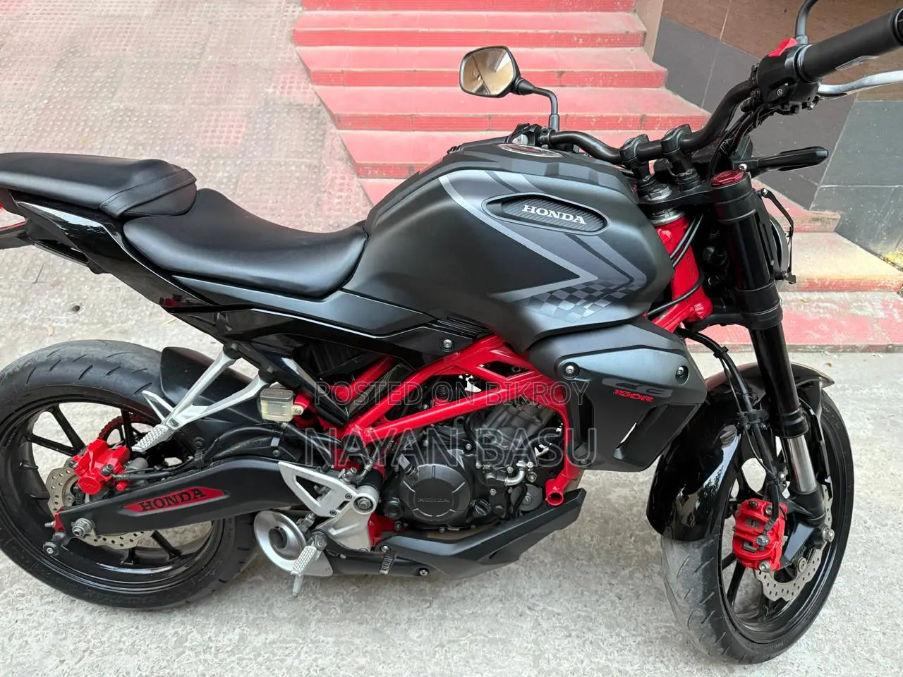 হোন্ডা সিবি ২০২২ ব্ল্যাক