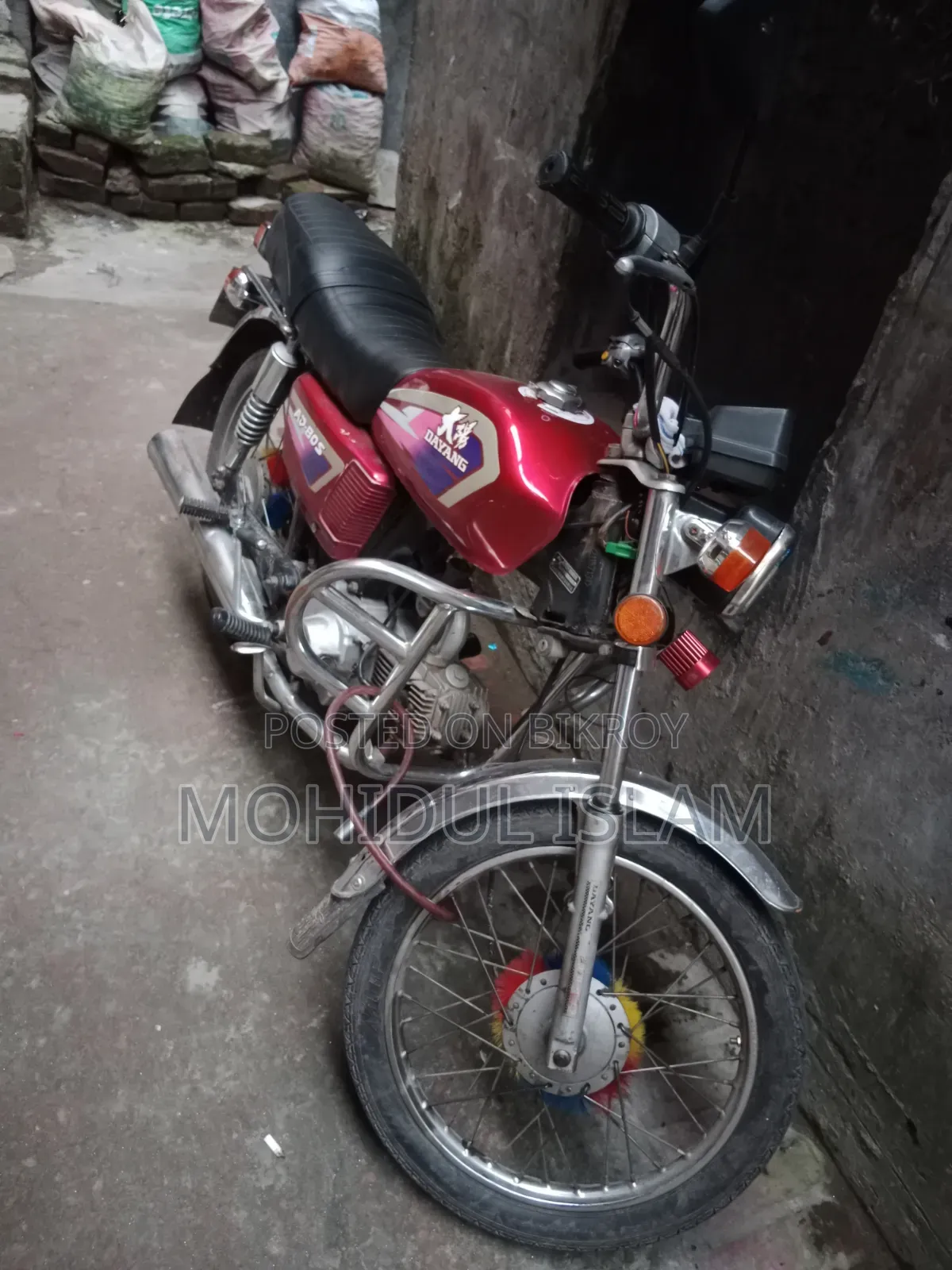 Dayang DY200-8 2015 Red