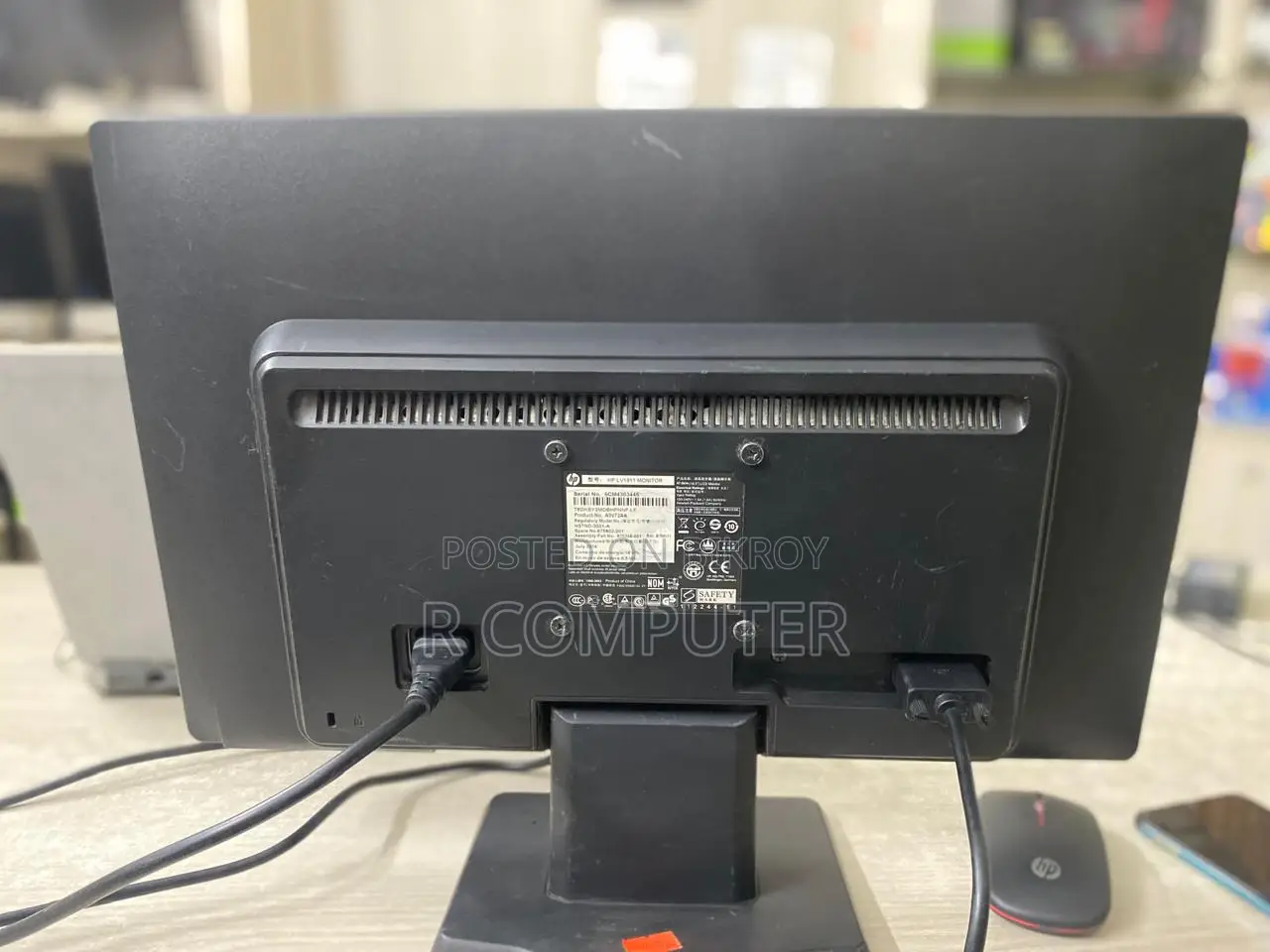HP 19" Mark Monitor , Resolution (1366X768)