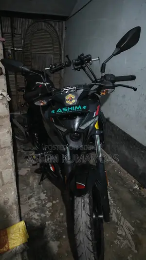 বাজাজ পালসার এন১৬০ ২০২২ কালো