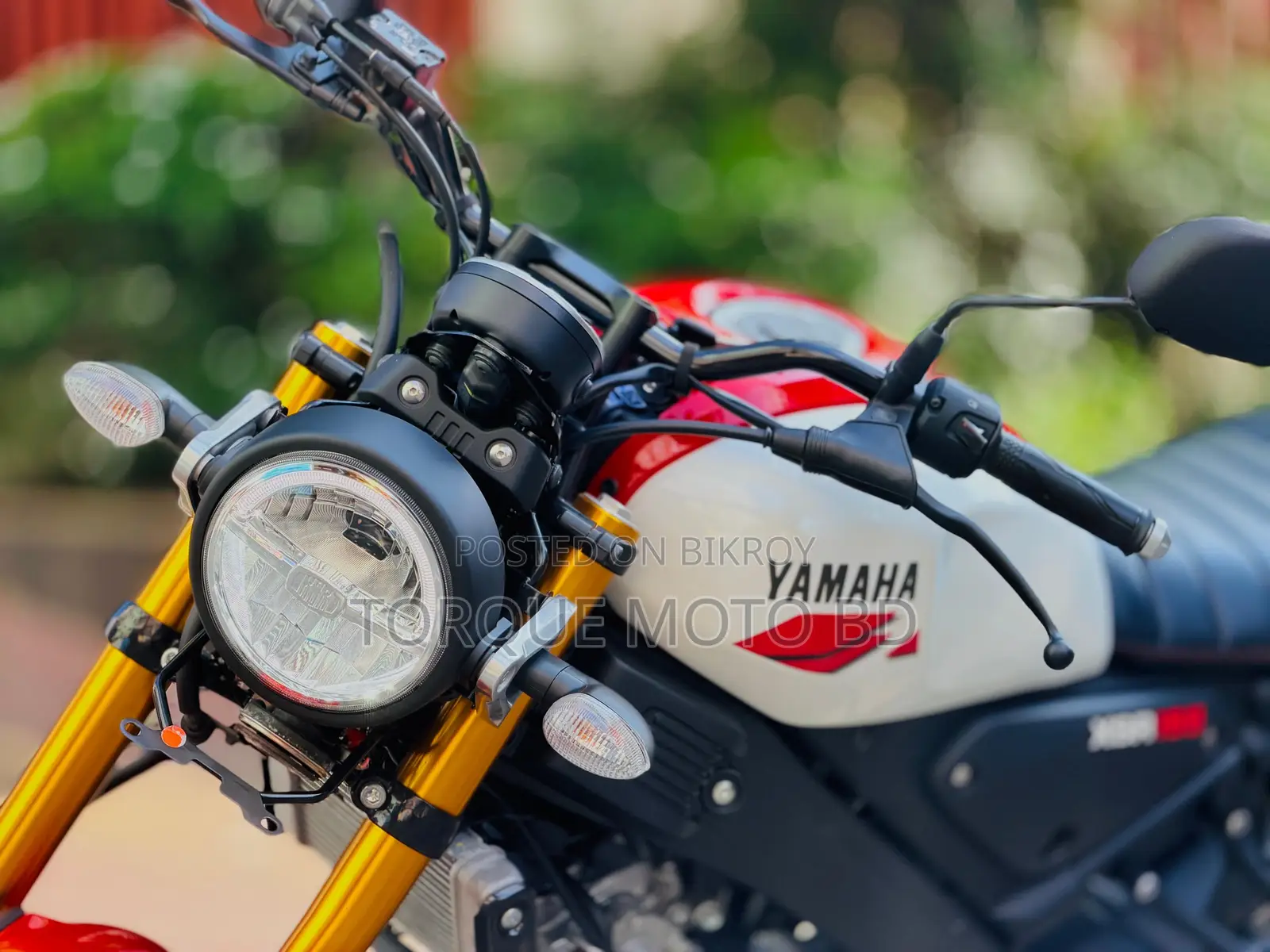 Yamaha XSR700 2026 White