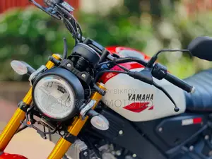 Yamaha XSR700 2026 White
