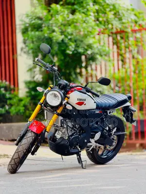 Yamaha XSR700 2026 White