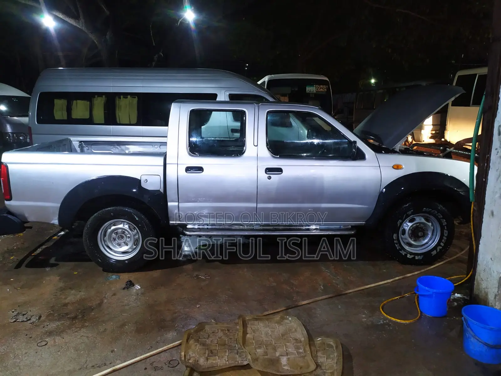 Nissan Double Cab 2006 Silver