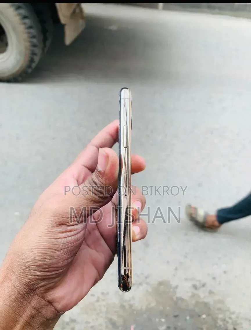 অ্যাপল আইফোন ১১ প্রো ২৫৬ জিবি গোল্ড