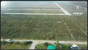 ১০ কাঠার দক্ষিণমুখী ও লেক সংলগ্ন সম্পূর্ণ রেডি কর্নার প্লট বিক্রি হবে!