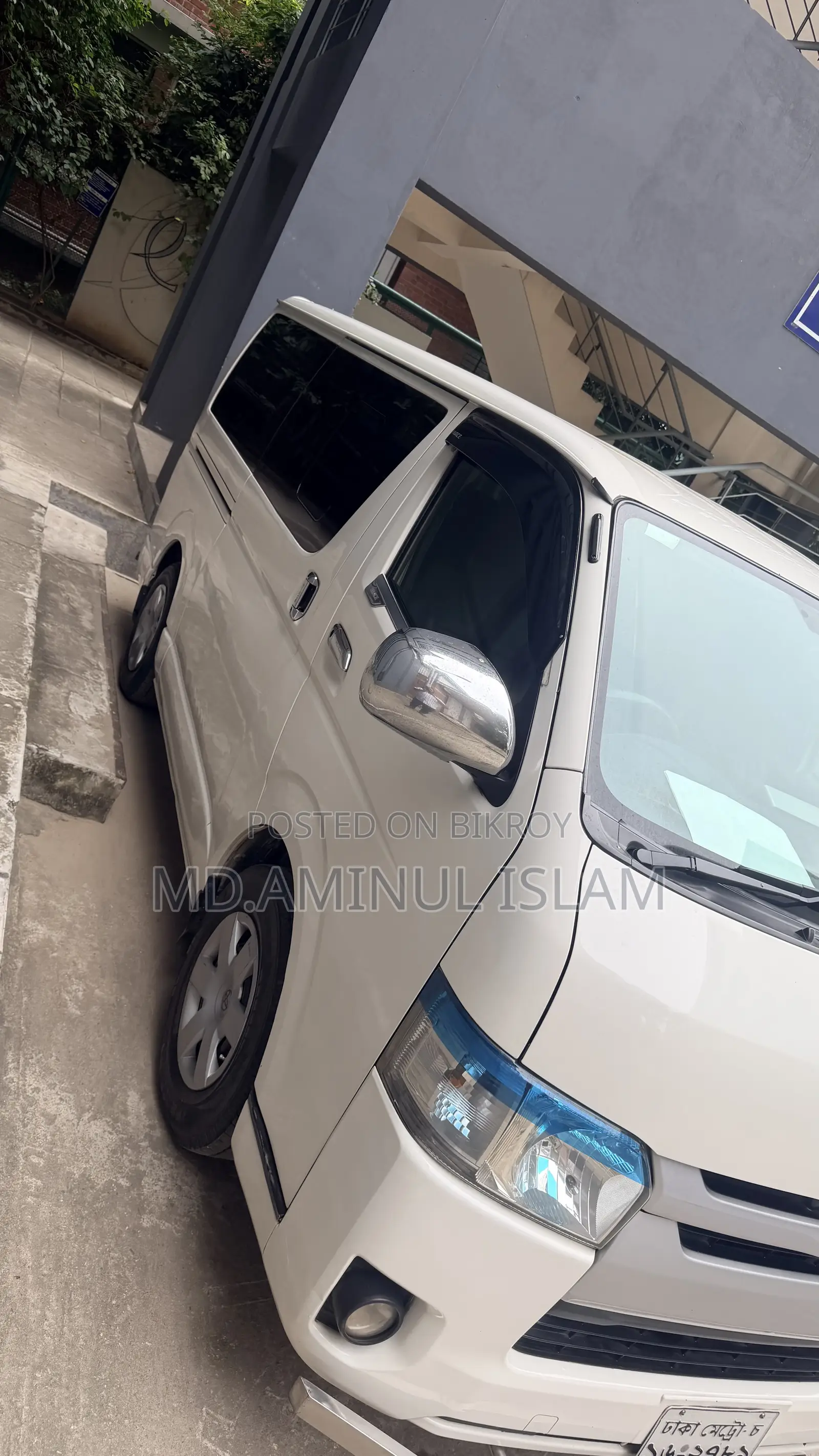 Toyota HiAce 2015 White