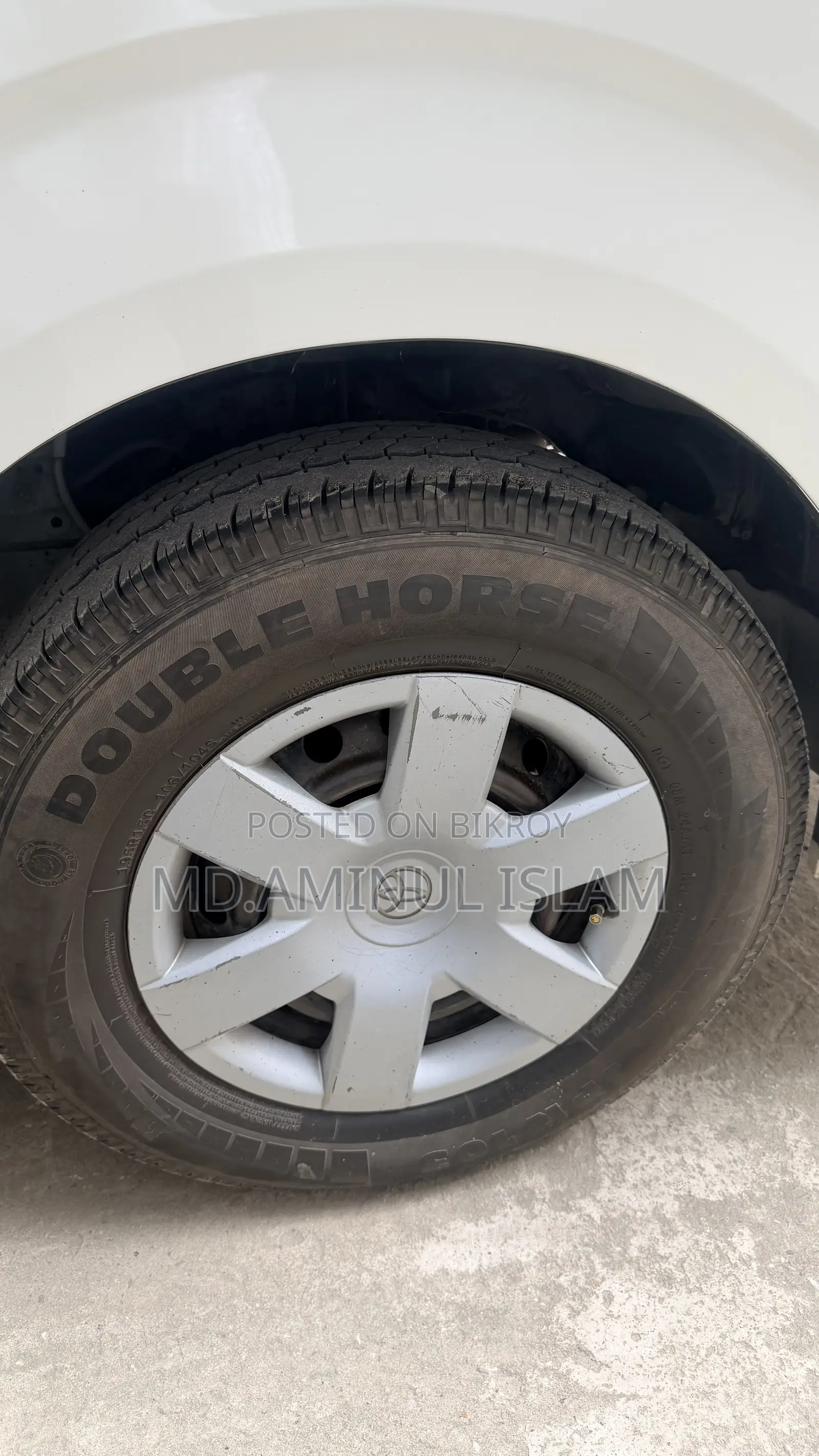 Toyota HiAce 2015 White