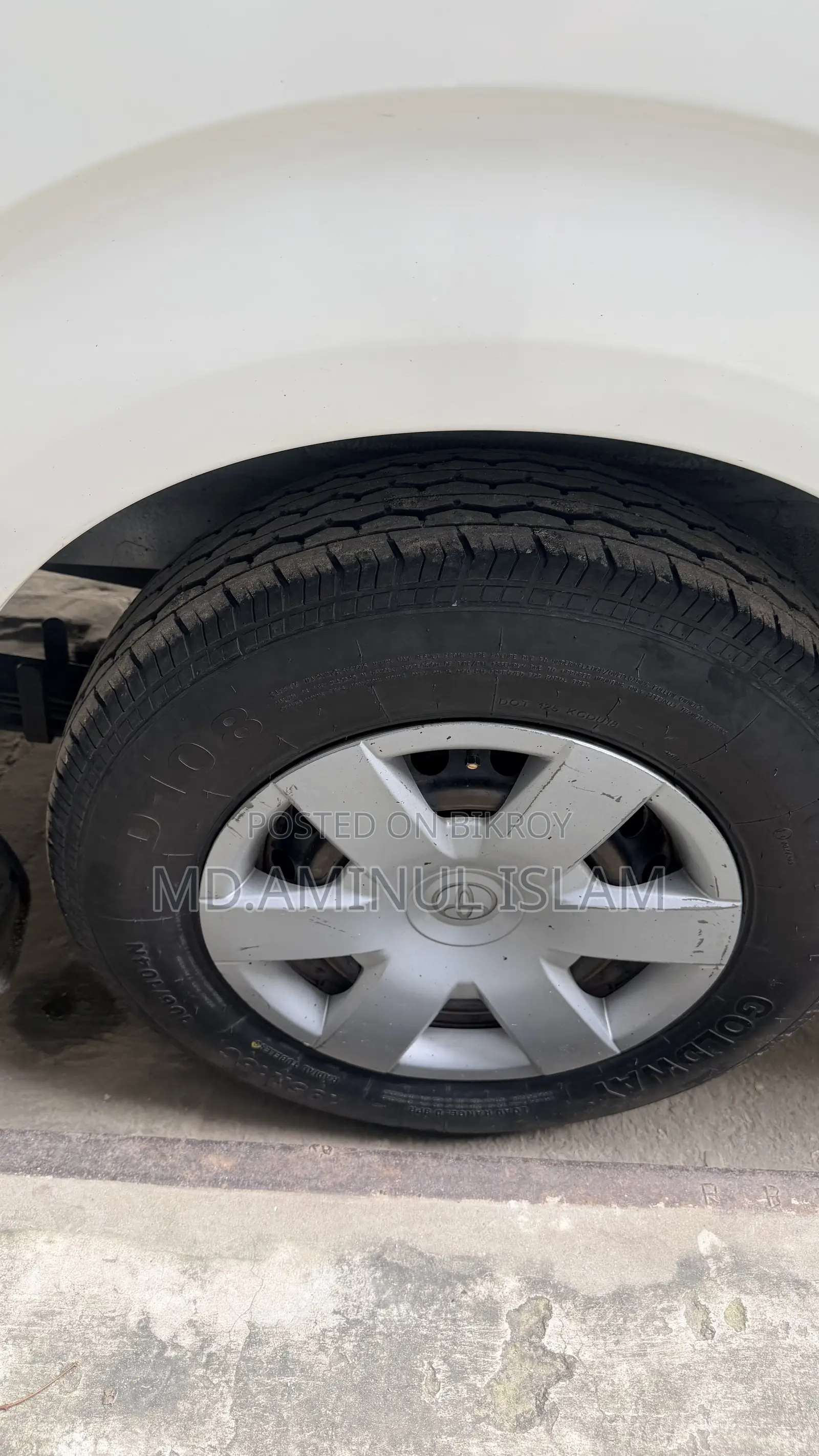 Toyota HiAce 2015 White