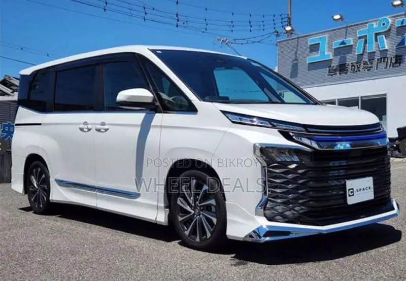 Toyota Voxy S-Z 2WD 7-Seater 2023 Pearl