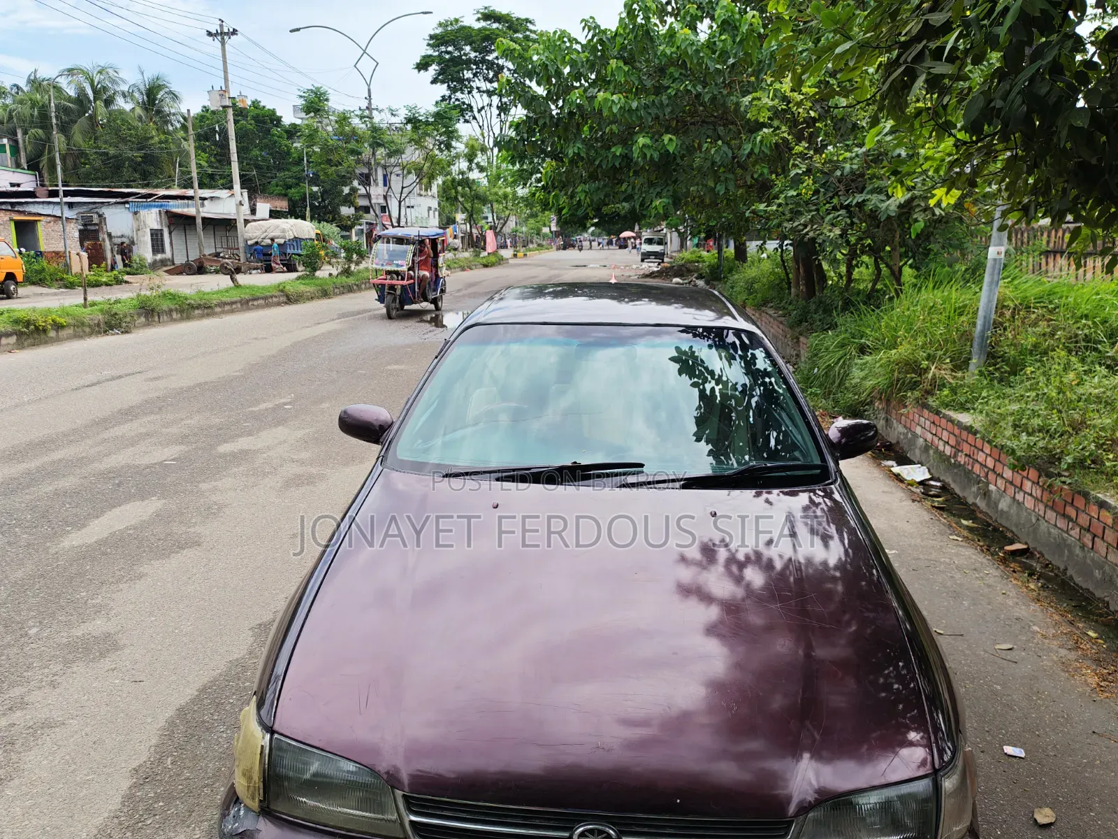 টয়োটা করোনা ১৯৯৪ মেরুন