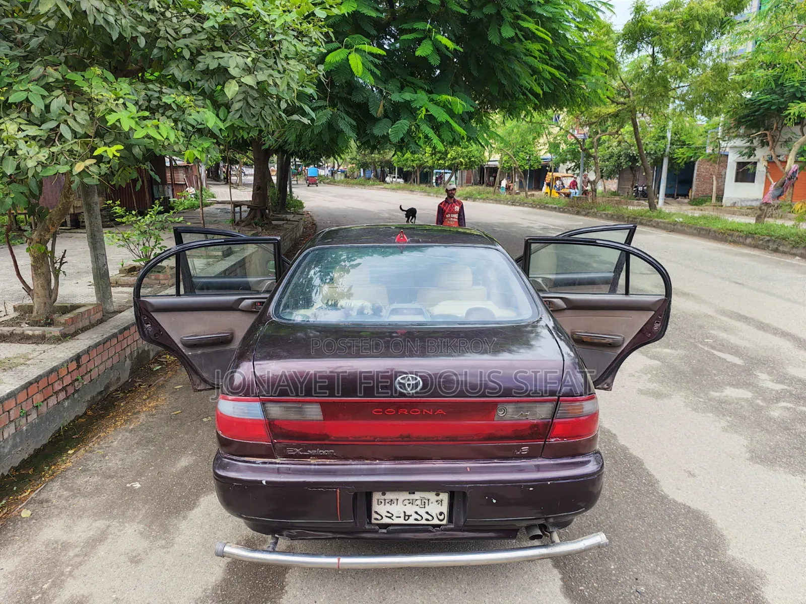 টয়োটা করোনা ১৯৯৪ মেরুন