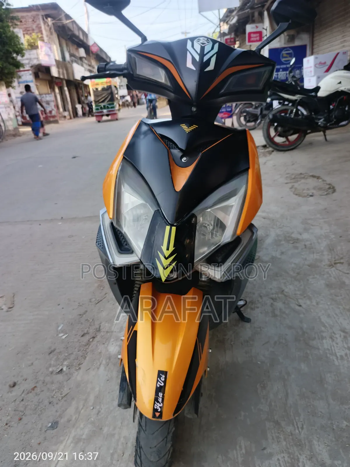 Yadea Velax 2025 Orange