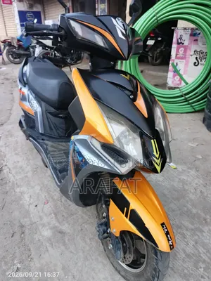 Yadea Velax 2025 Orange
