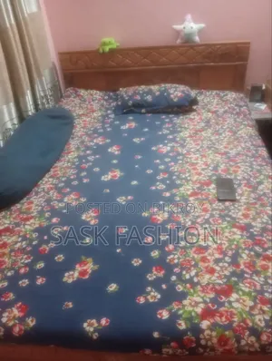 মেহেরগনি খাট।