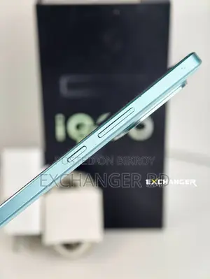 আইকিউওও ২৫৬ জিবি নীল