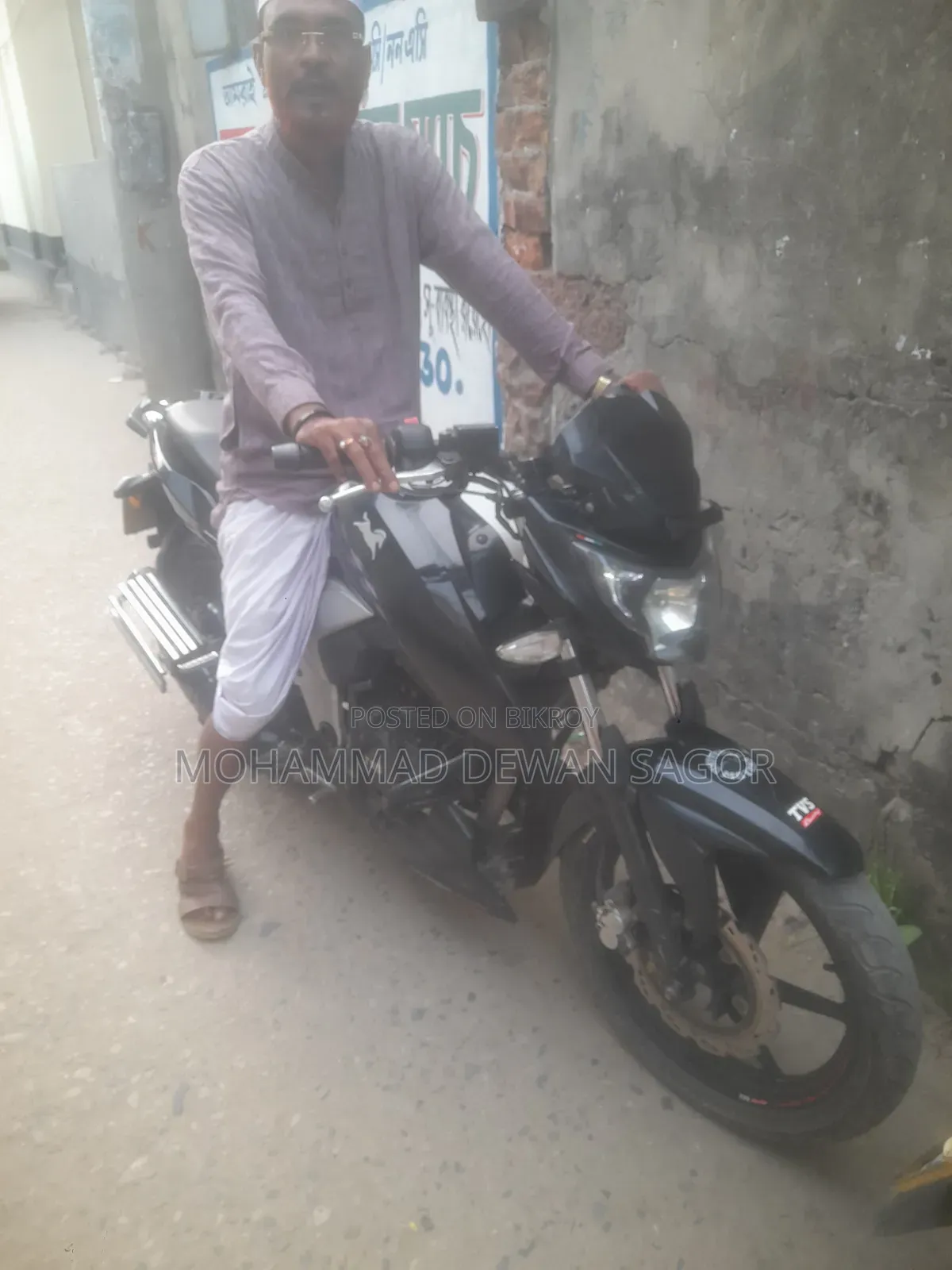 টিভিএস আপাচে আরটিআর ১৬০ ৪ভি ২০১৯ কালো