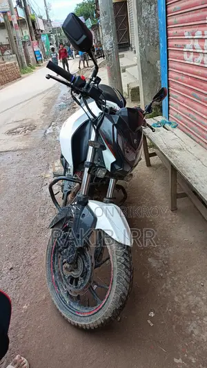 Hero Thriller 160R 2021 White
