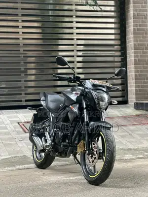 সুজুকি জিক্সার ২০২৫ কালো