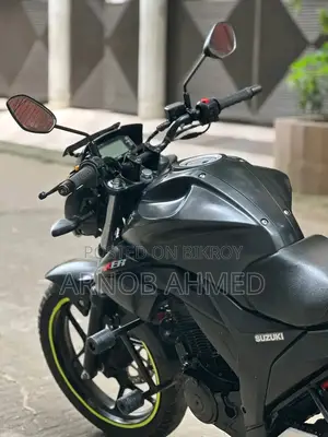 সুজুকি জিক্সার ২০২৫ কালো
