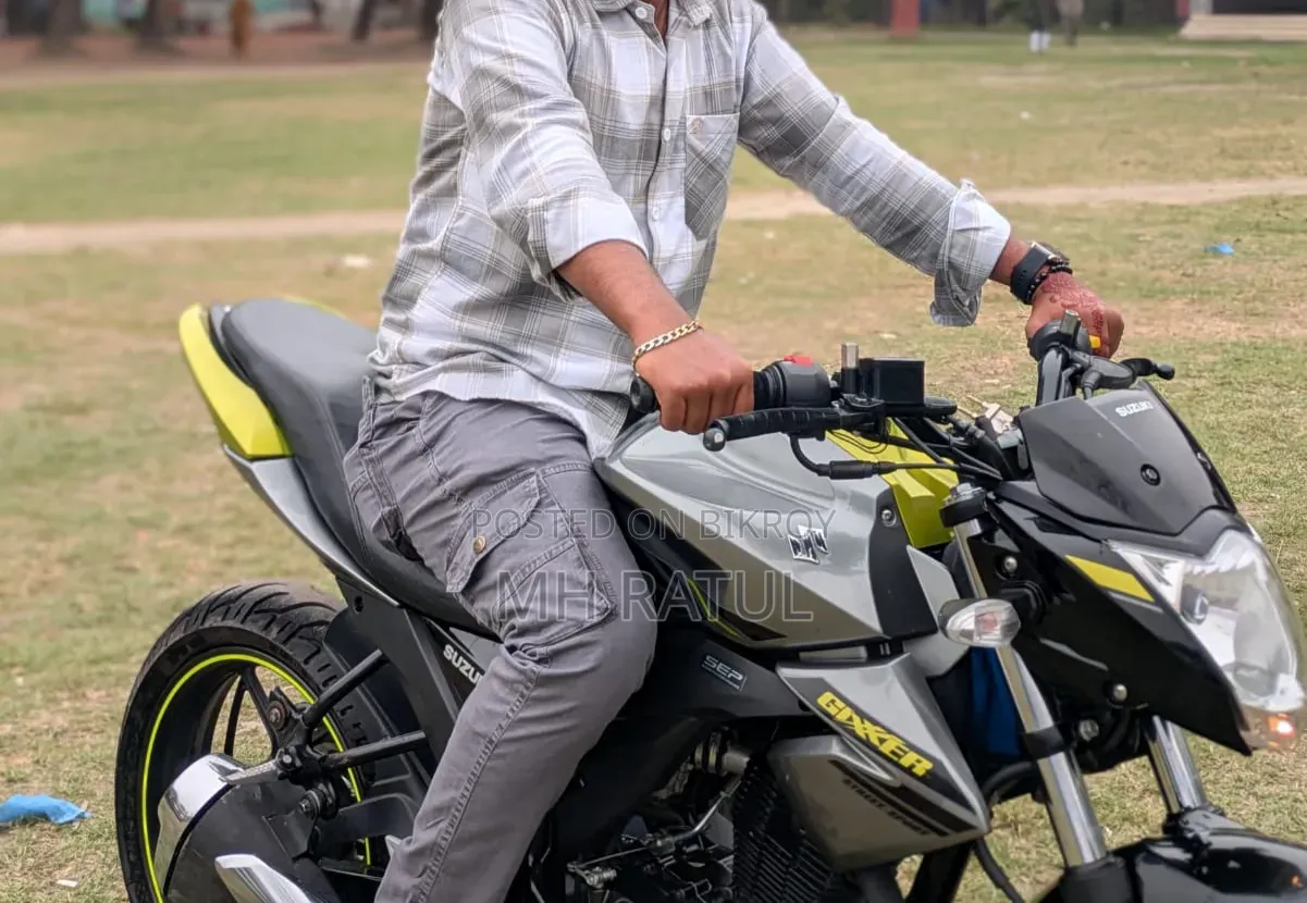 Suzuki Gixxer 2025 Silver