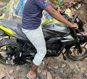 Suzuki Gixxer 2025 Silver