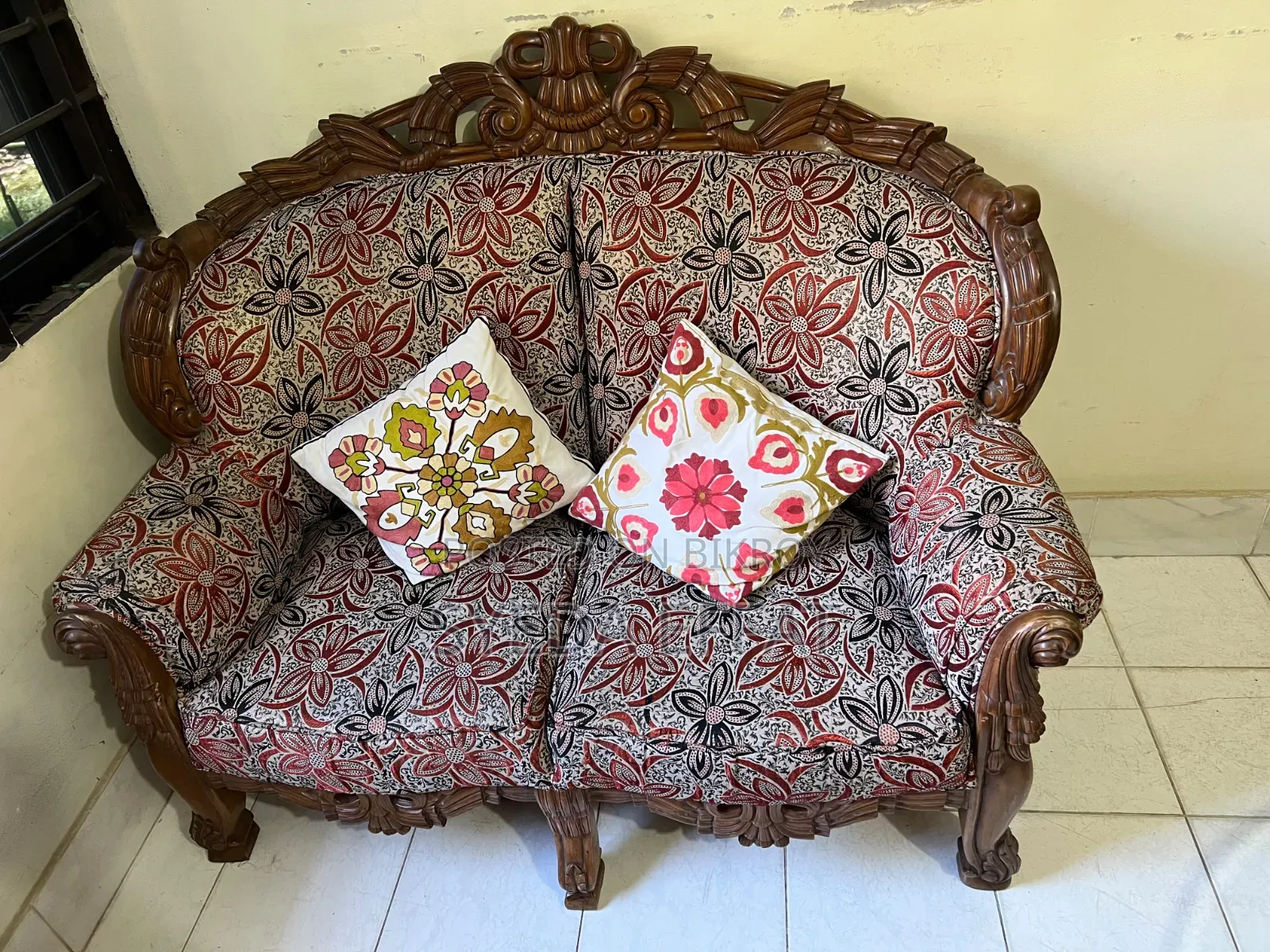 Shegun Wood Sofa
