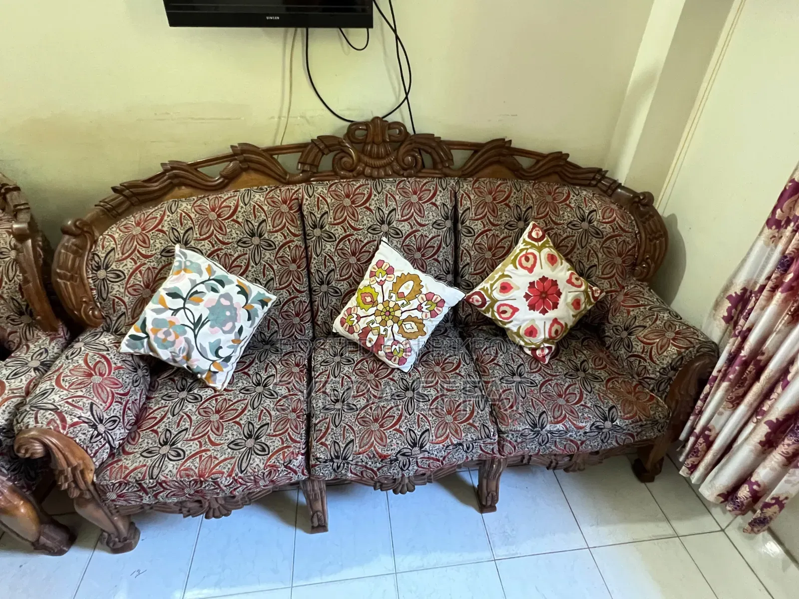 Shegun Wood Sofa
