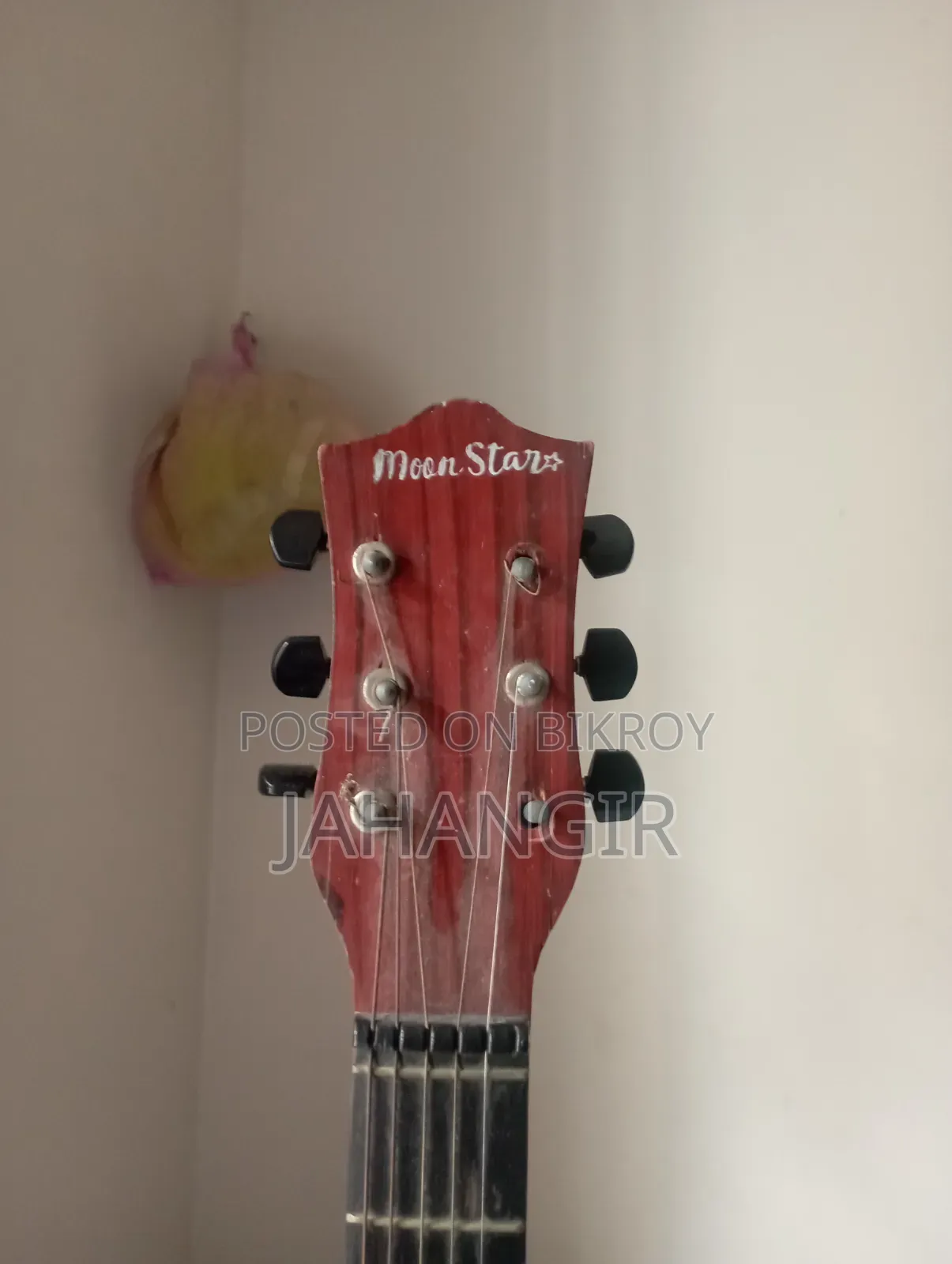 গিটার বিক্রয় পোস্ট