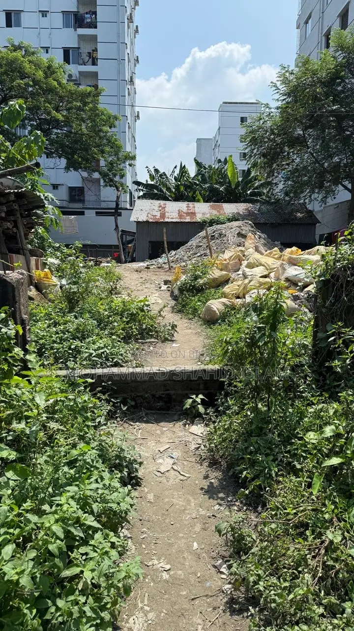3bdrm Block of Flats in আফতাব নগরে কর্নার, Aftab Nagar for sale