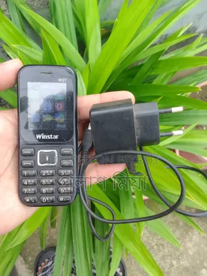 উইনস্টার ডব্লিউ৮০০ কালো