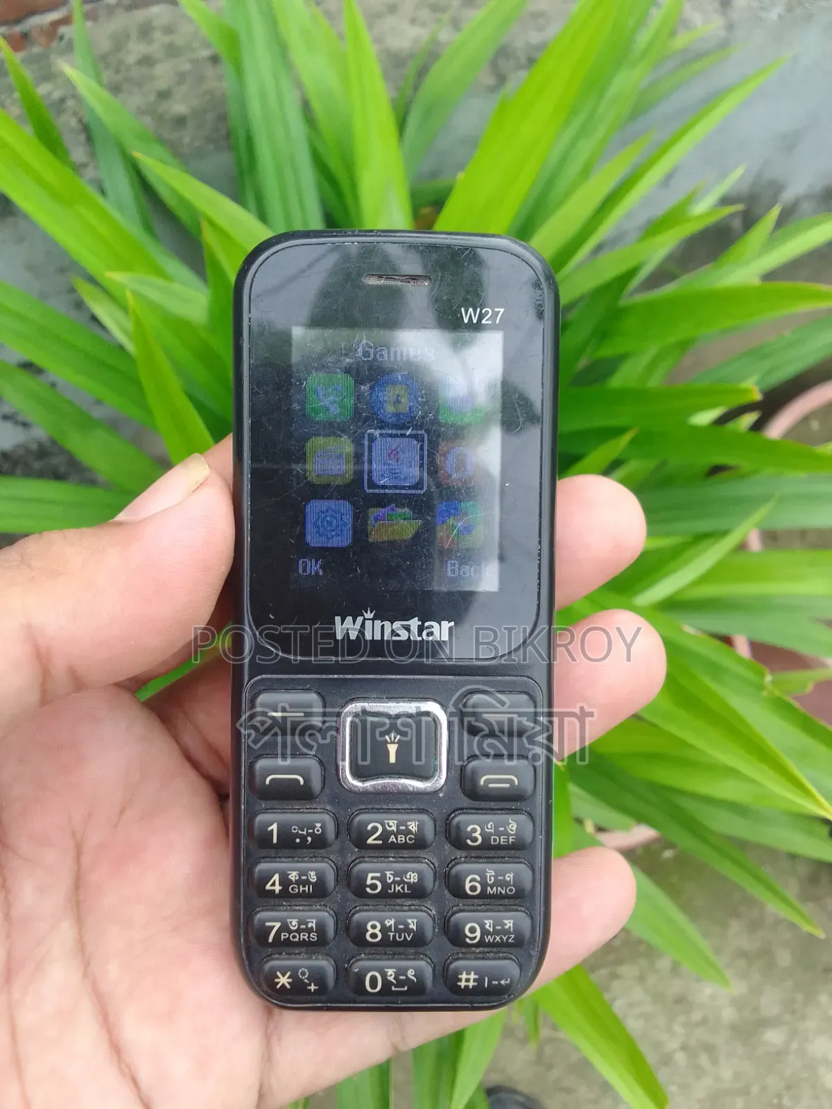 উইনস্টার ডব্লিউ৮০০ কালো