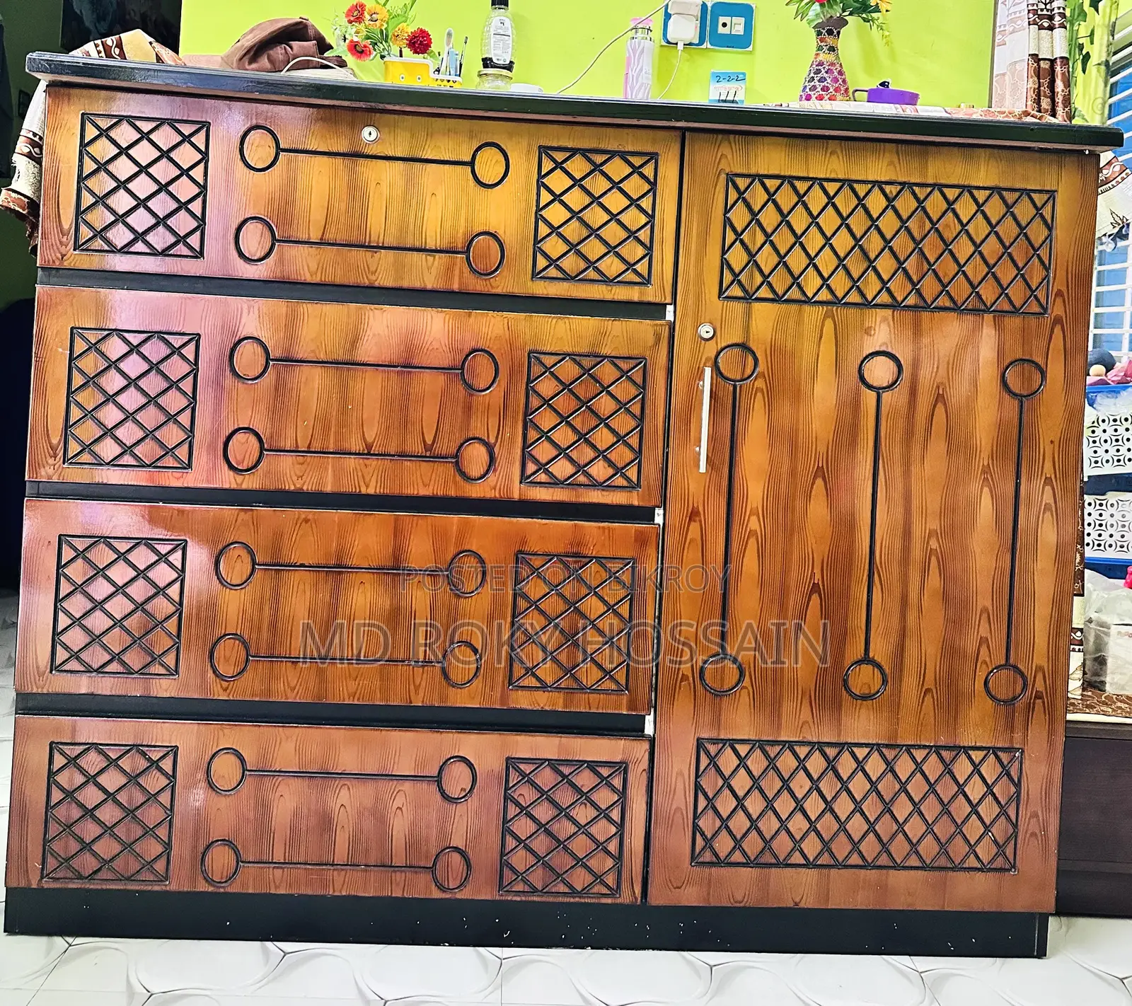 Stunning 4-Drawer Wooden Wardrobe (5 Feet / 20 Inches) - Urgent Sale