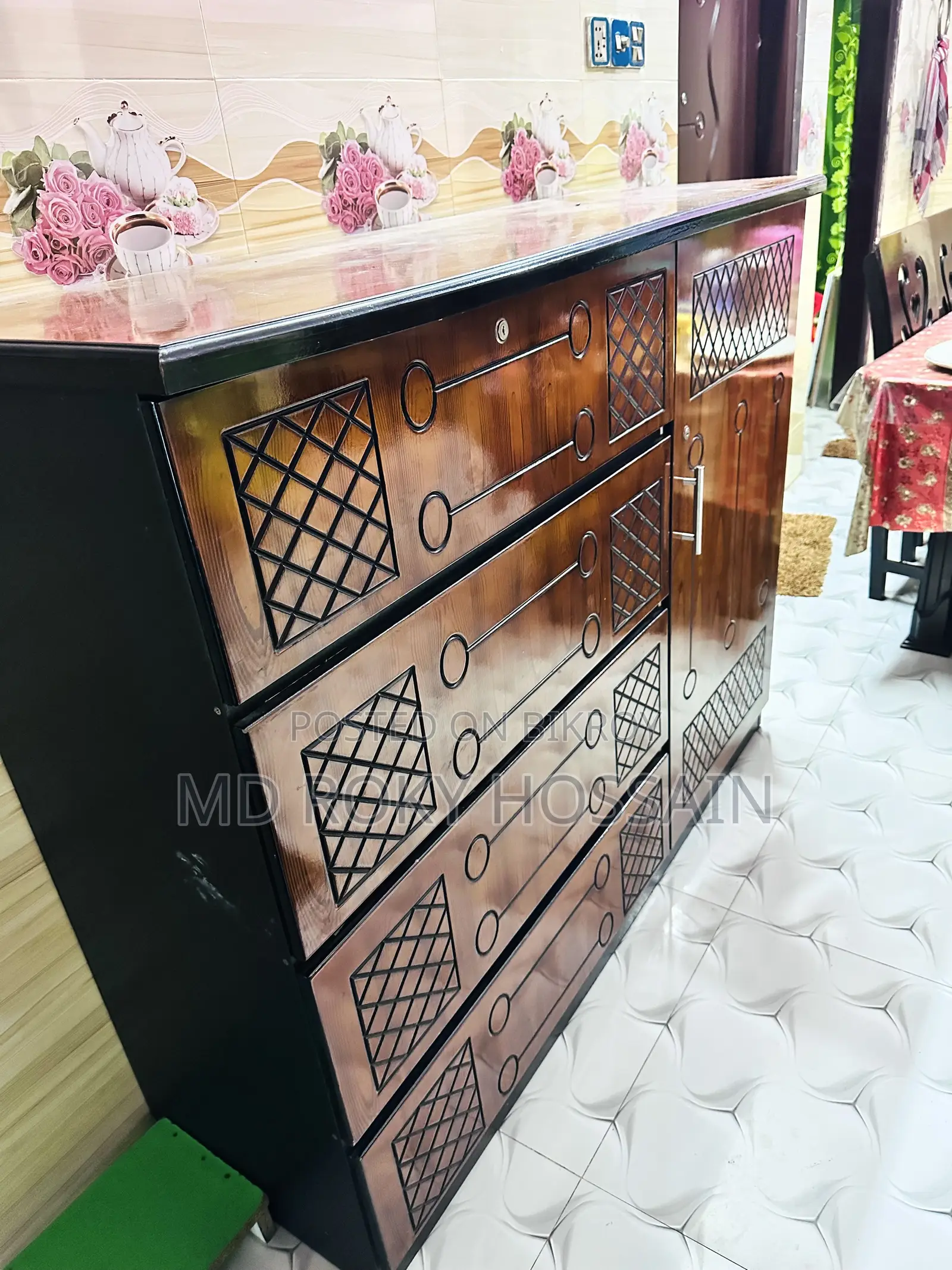 Stunning 4-Drawer Wooden Wardrobe (5 Feet / 20 Inches) - Urgent Sale