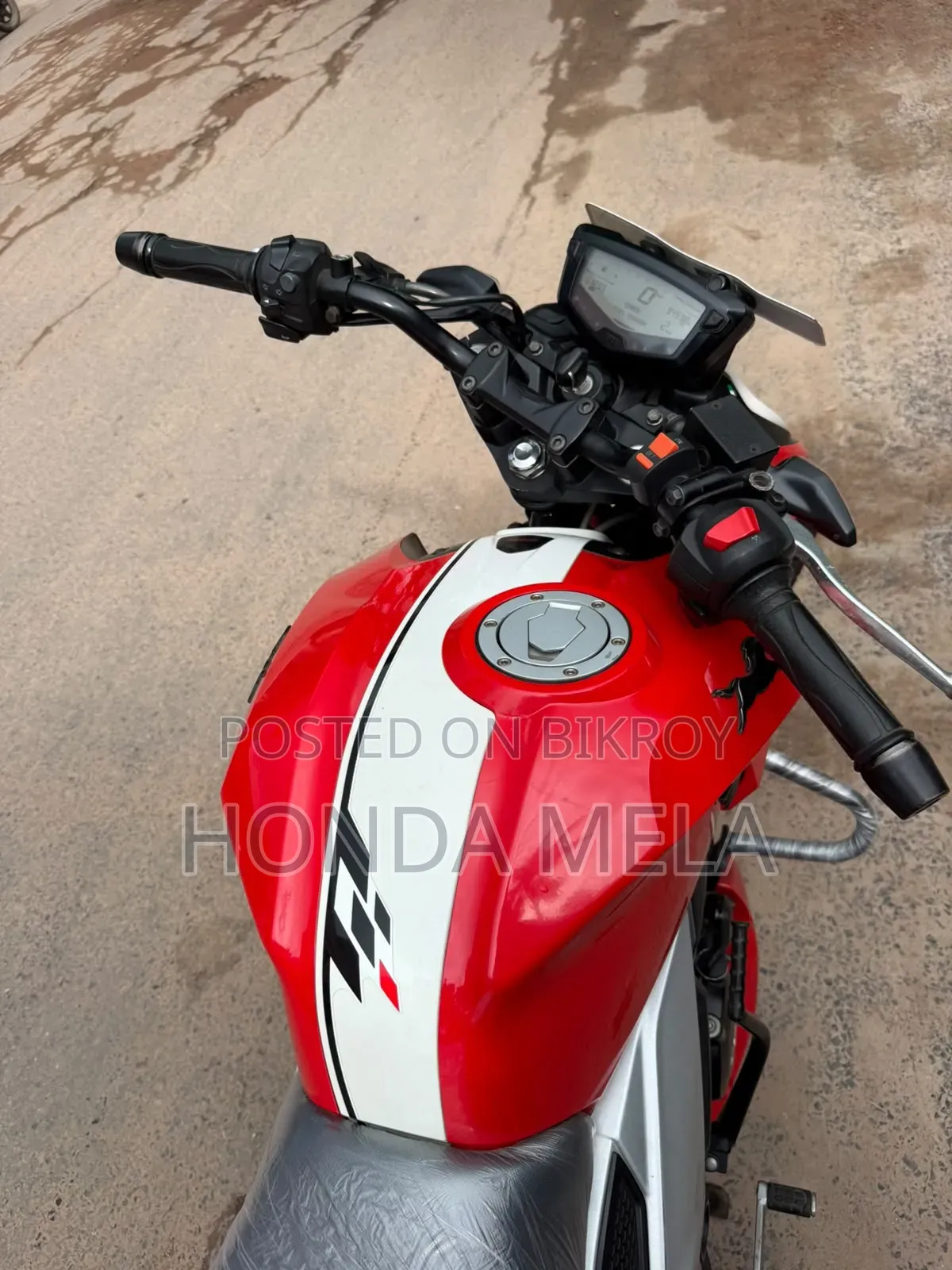 টিভিএস অ্যাপাচি ১৬০ ৪ভি ২০২২ লাল