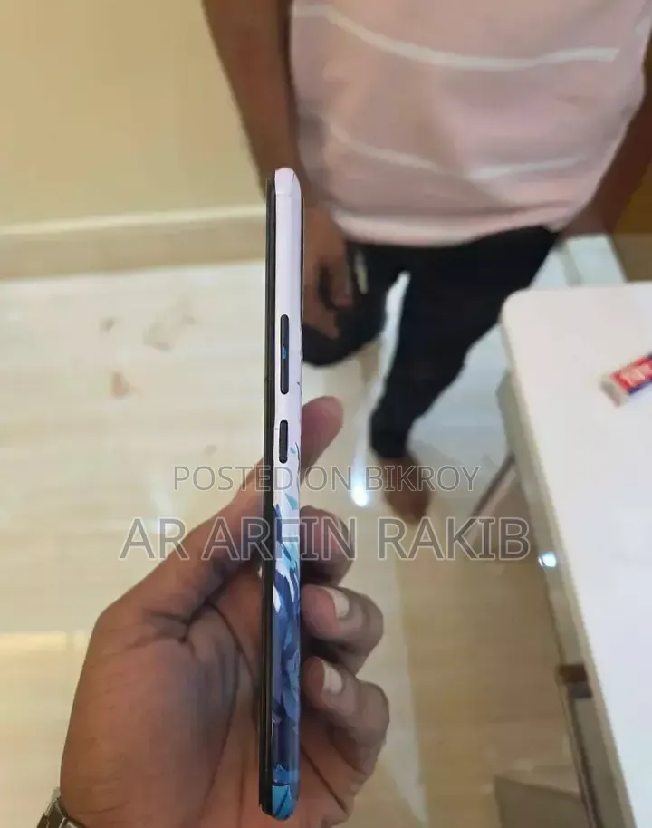 Tecno 64 GB