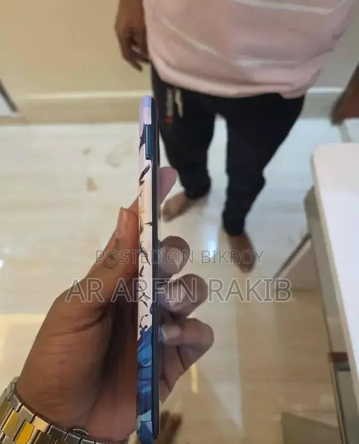 Tecno 64 GB