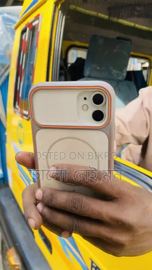 অ্যাপল আইফোন ১১ ৬৪ জিবি হোয়াইট