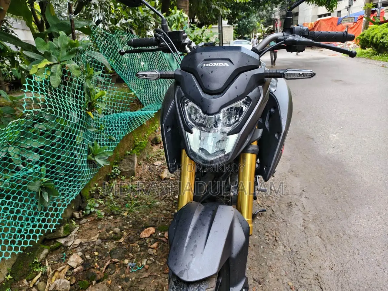 Honda Hornet 2.0 2025 Black