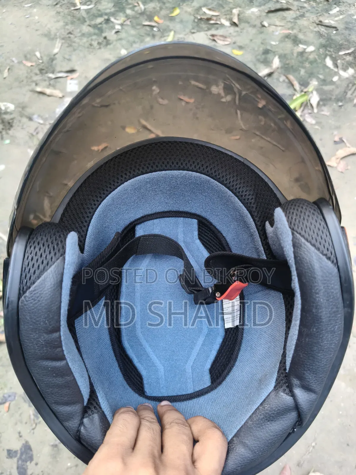 "চমৎকার হেলমেট - নতুনের মতো ফ্রেশ কন্ডিশন।