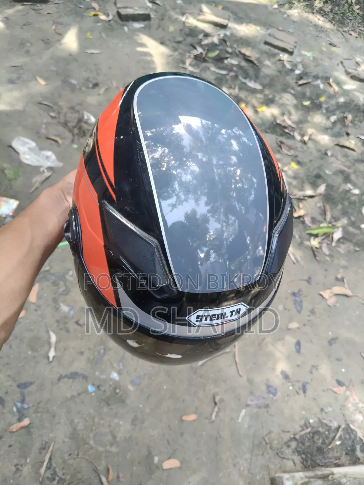 "চমৎকার হেলমেট - নতুনের মতো ফ্রেশ কন্ডিশন।
