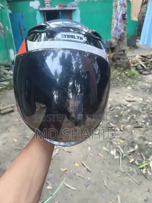 "চমৎকার হেলমেট - নতুনের মতো ফ্রেশ কন্ডিশন।