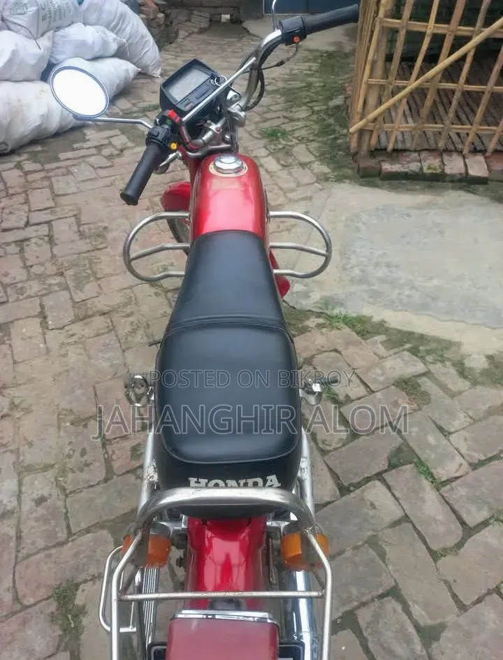 Honda 2001 Red