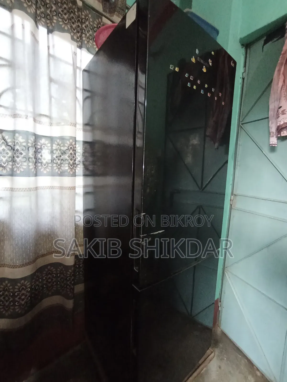 একটি ফ্রিজ বিক্রি হবে সবকিছু ওকে করা শুধু নিবেন আর ব্যবহার করবেনে