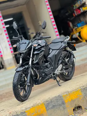 ইয়ামাহা এফজেড৬ ২০২৫ ব্ল্যাক