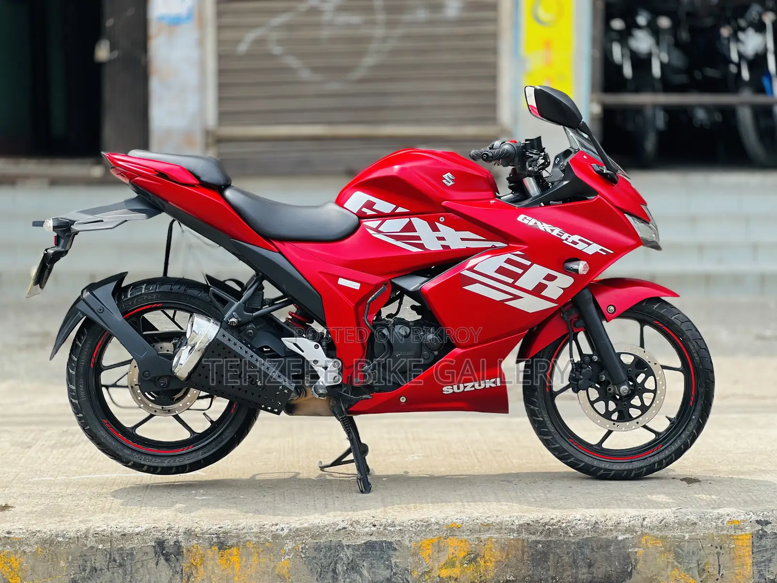 সুজুকি জিক্সার এসএফ ২০২২ লাল