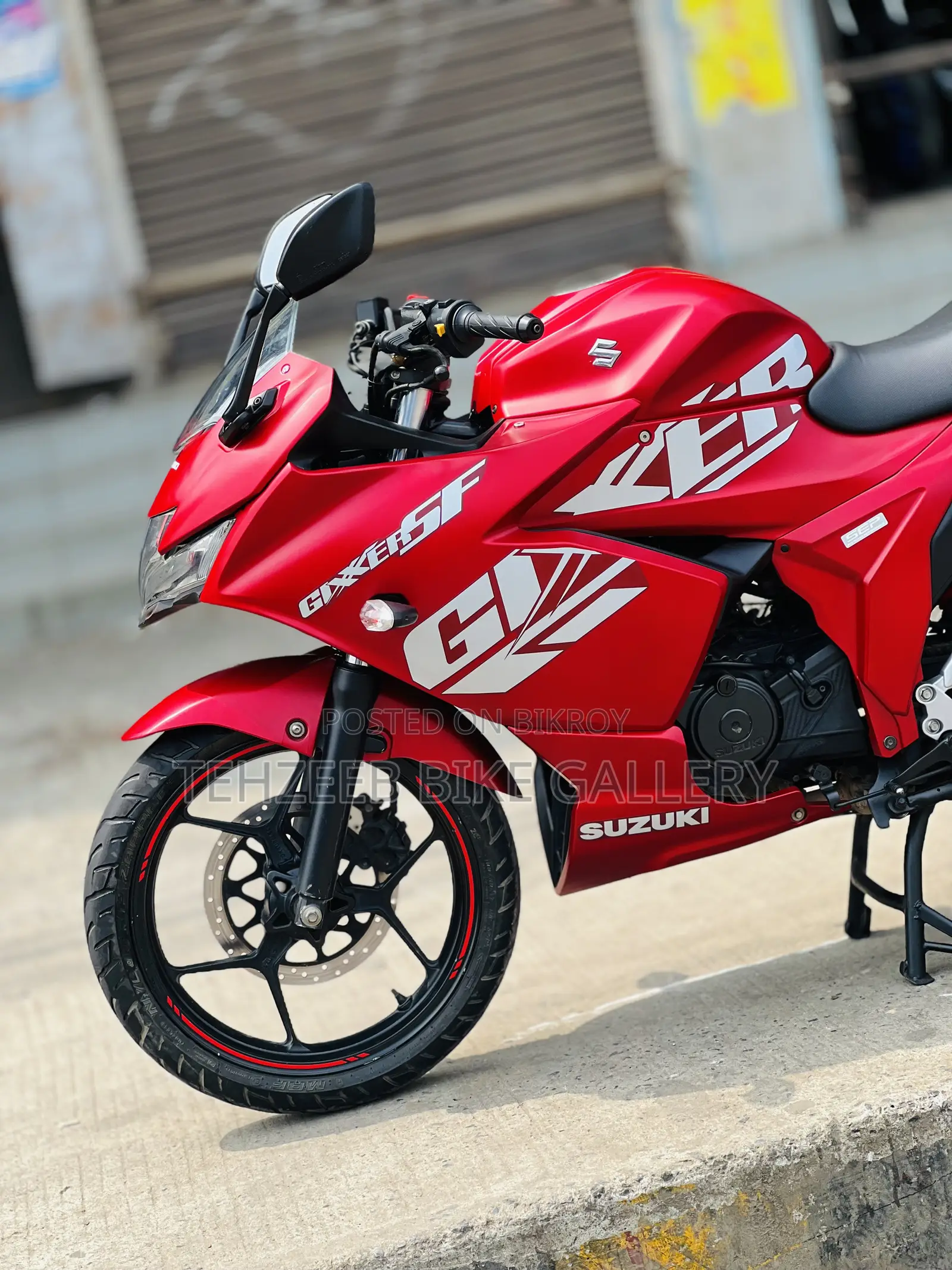 সুজুকি জিক্সার এসএফ ২০২২ লাল