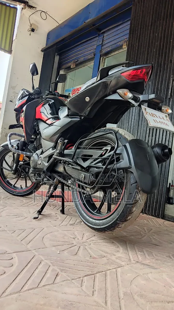হিরো হাংক ২০২১ কালো